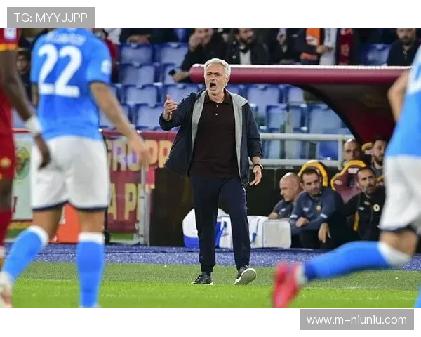 穆里尼奥被红牌罚下后愤怒离场，狂人无缘指挥次回合关键战役